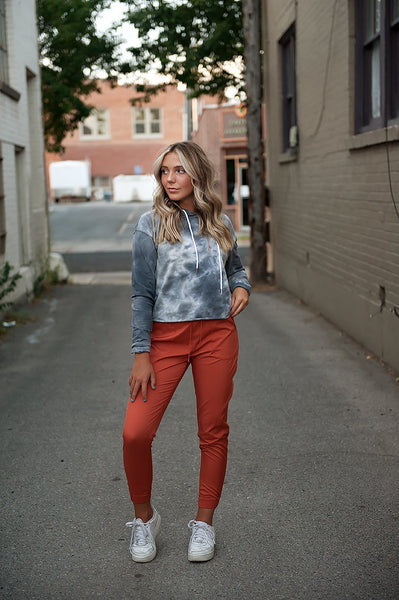 DT UPTOWN Lightweight Joggers in Burnt Orange