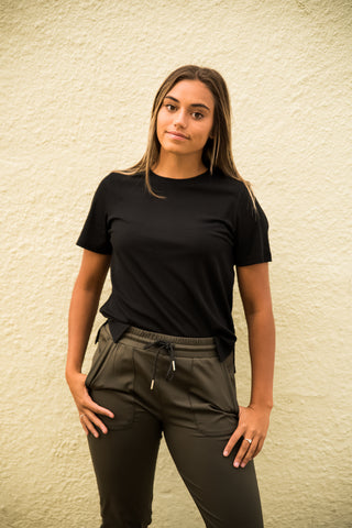 DT Alyssa Rib Knit Split Hem Tee in Black